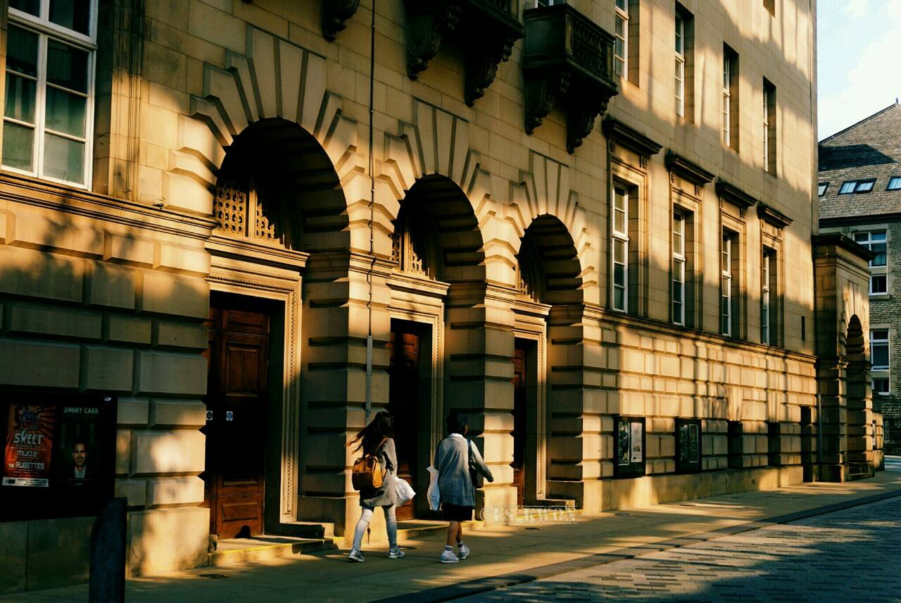 2019英国接受高考成绩申请的大学和具体条件